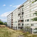 Wehost Spacious Traveller\'S Hq Above Metro @Vilhonvuorenkuja 16